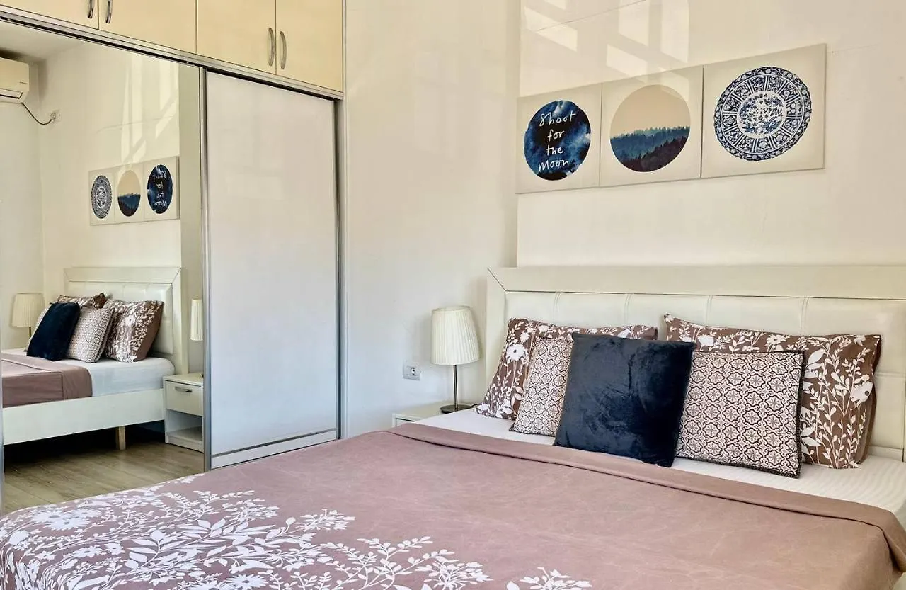 Morina Sea View Apartment Sarandë